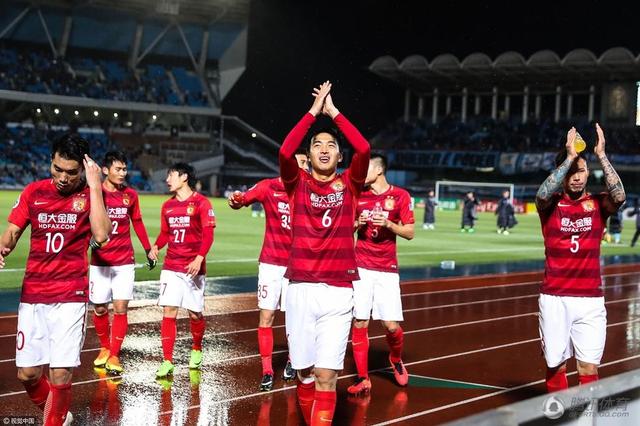案件牵扯到银行行长、副部级干部等人物，直指社会现实层面
